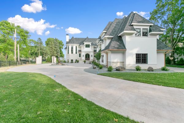 Cost of Concrete Driveway Installation in Roseville