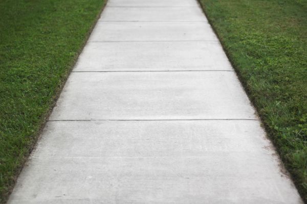 Cost of Concrete Walkway Replacement in Roseville